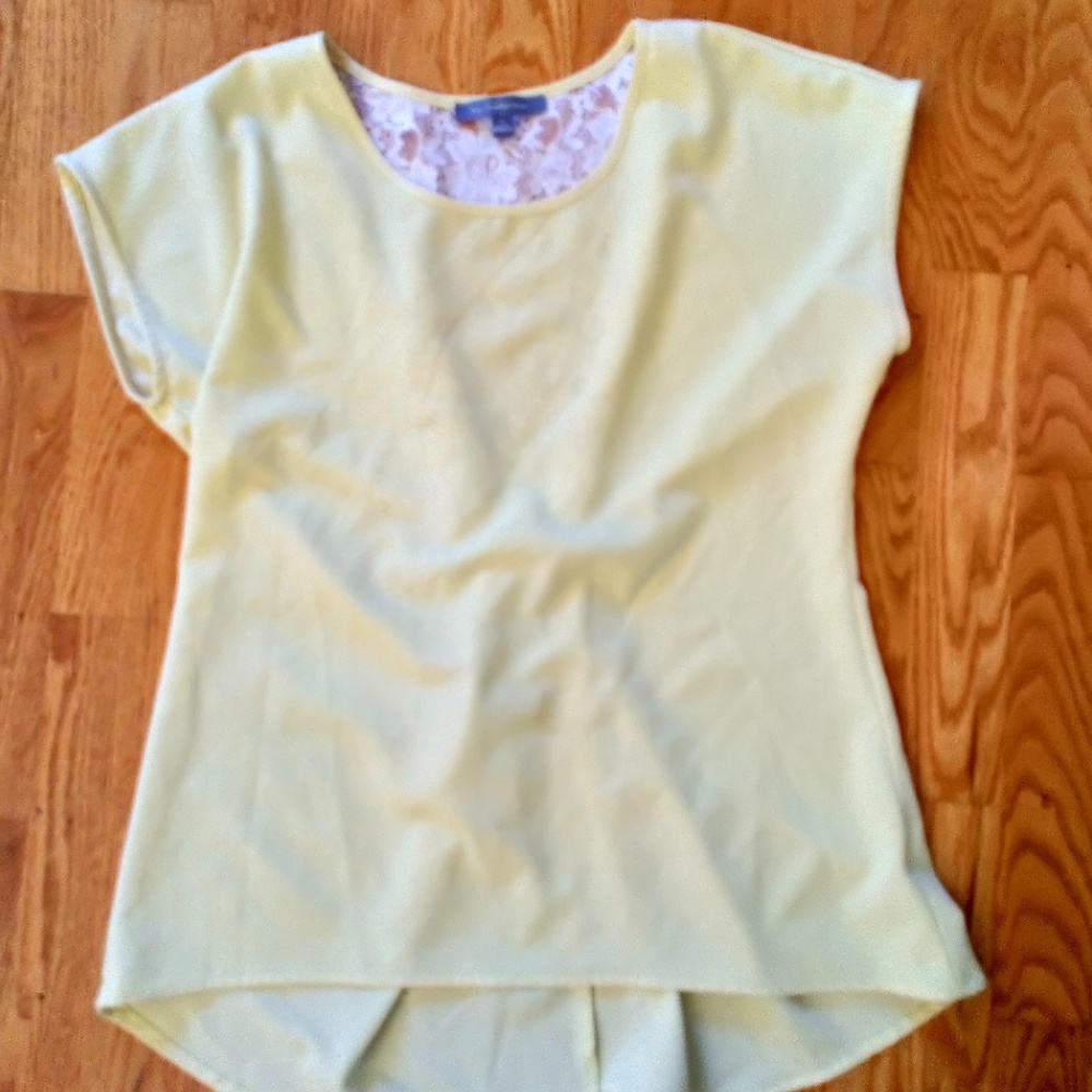 Yellow short sleeve blouse with with lace back